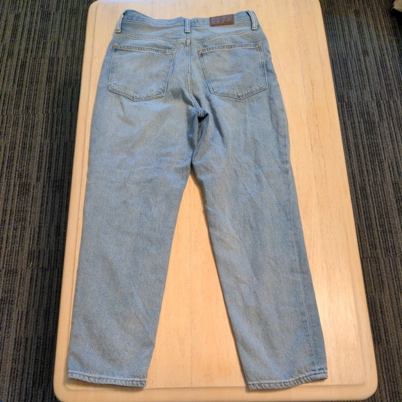 Madewell The Momjean in Gilford Wash: Ripped Edition 28 - Picture 4 of 8